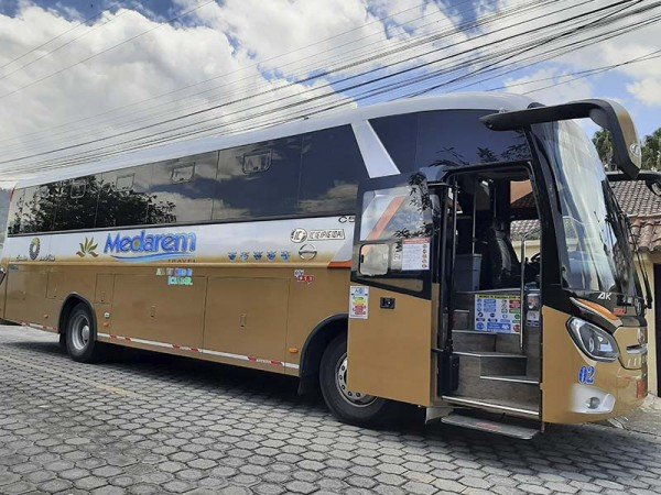 Bus Hino AK 46 pasajeros
